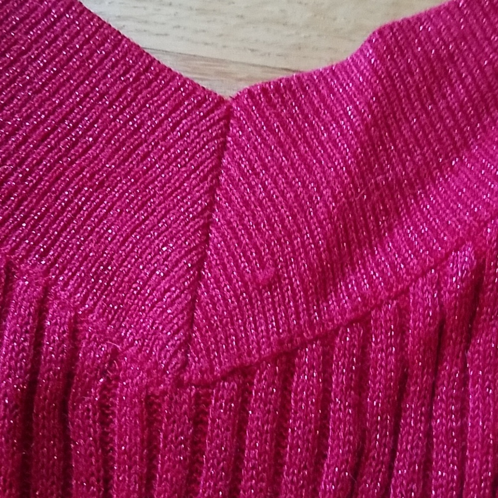 NY&Company Red VNeck Holiday Sparkle Sweater-Large - Picture 7 of 8